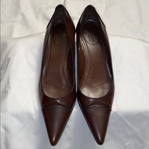 Gucci brown leather kitten heel pumps size 8.5 B